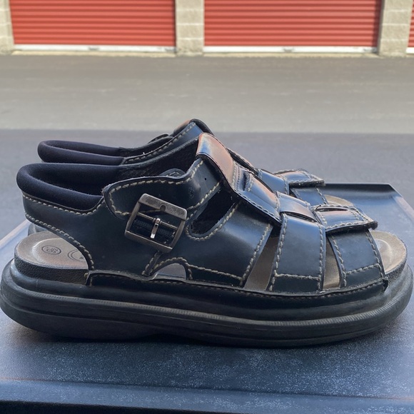 State Street Women’s Black Leather Fisherman Buckle Air Wair  Sandals Size 9.5 - Picture 4 of 16